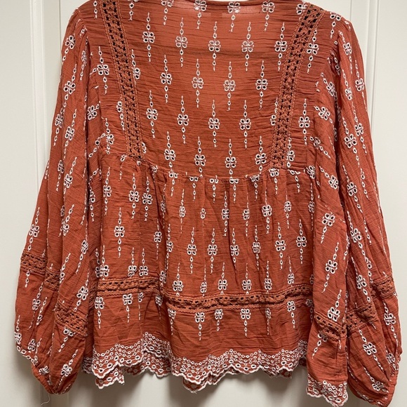 American Eagle Terracotta Large Blouse with White Embroidered Accents - Picture 5 of 8